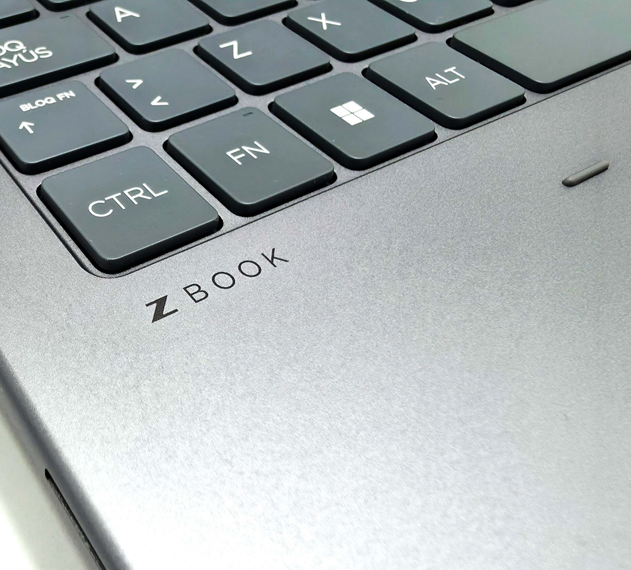 HP Zbook Power G11-Ultra7 14Th-32Ram 1000 SSD-RTX 1000 6 Go-16" – Image 2