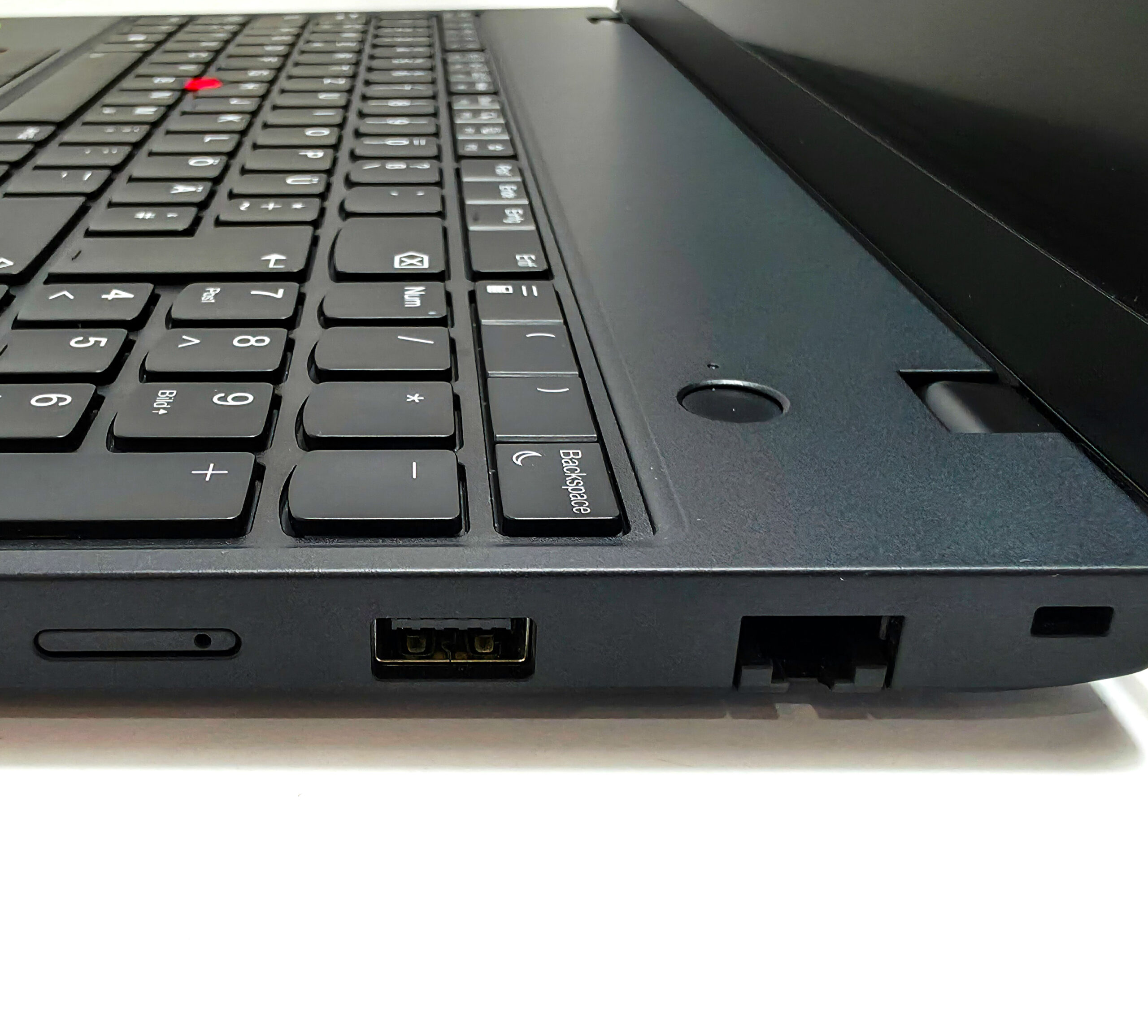 Lenovo ThinkPad P16s Gn4-Ryzen AI 7 Pro-32Go 1To SSD-16" – Image 6