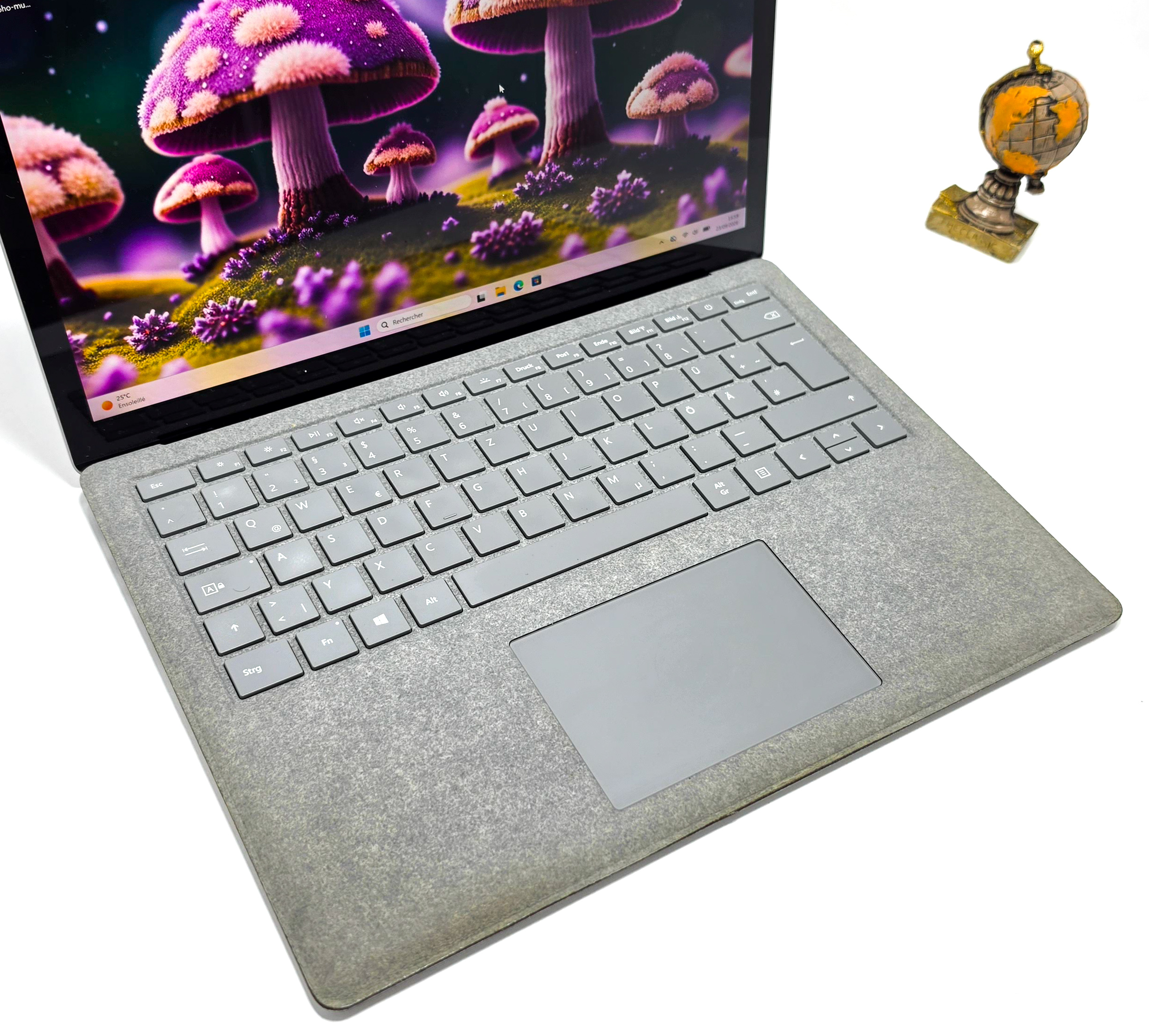 Surface Laptop 2-i5 8Th-8Ram 128SSD-2K Tactile-14" – Image 2